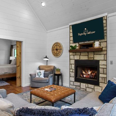 Stunning Luxury Cabin W Hot Tub And Fire Pit Holy Shiplap Is Perfect Romantic Couples Getaway Broken Bow Dış mekan fotoğraf