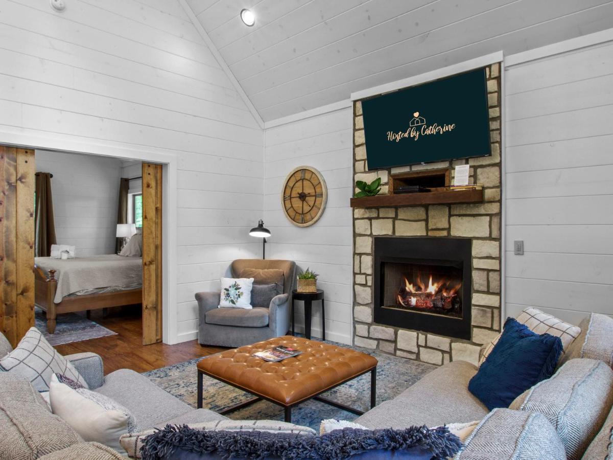 Stunning Luxury Cabin W Hot Tub And Fire Pit Holy Shiplap Is Perfect Romantic Couples Getaway Broken Bow Dış mekan fotoğraf