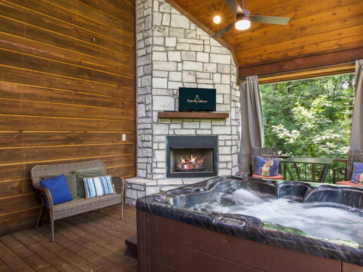 Stunning Luxury Cabin W Hot Tub And Fire Pit Holy Shiplap Is Perfect Romantic Couples Getaway Broken Bow Dış mekan fotoğraf
