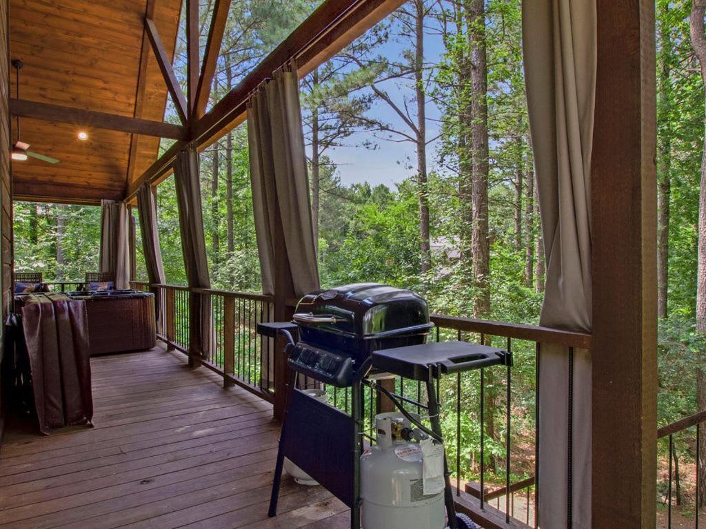 Stunning Luxury Cabin W Hot Tub And Fire Pit Holy Shiplap Is Perfect Romantic Couples Getaway Broken Bow Dış mekan fotoğraf