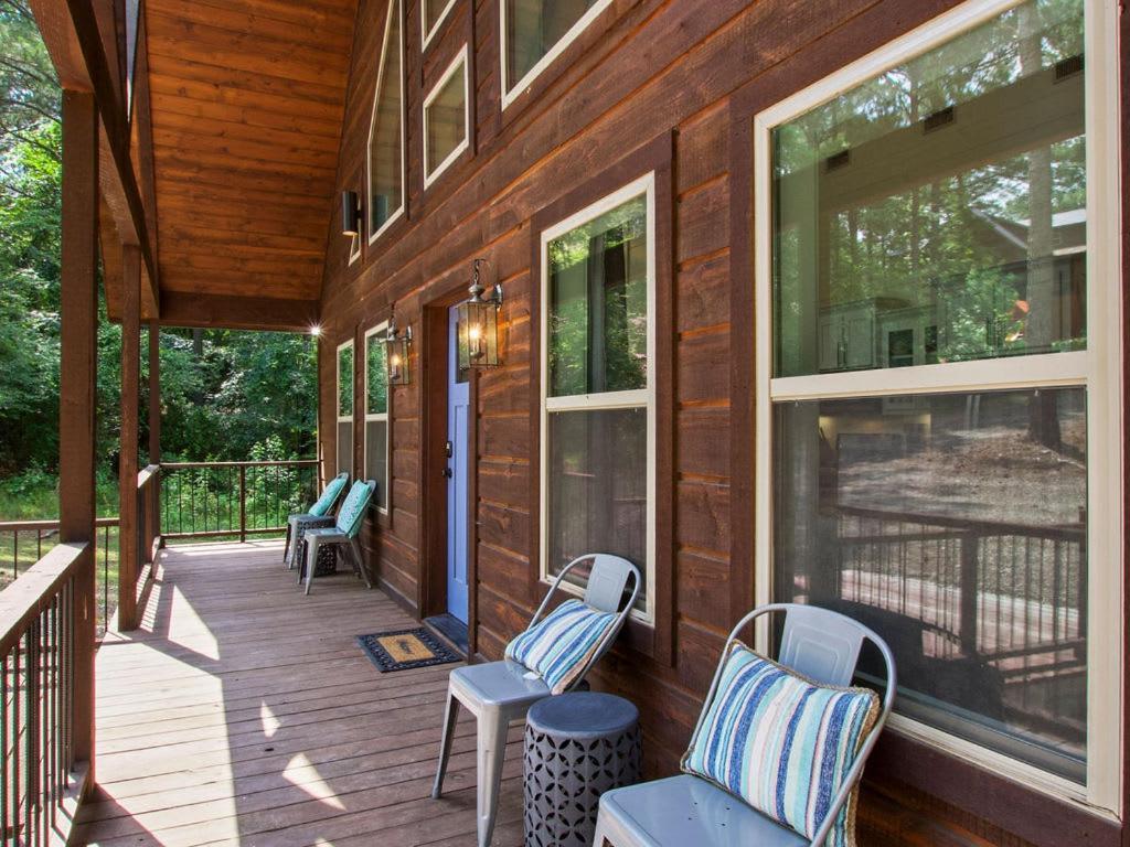 Stunning Luxury Cabin W Hot Tub And Fire Pit Holy Shiplap Is Perfect Romantic Couples Getaway Broken Bow Dış mekan fotoğraf